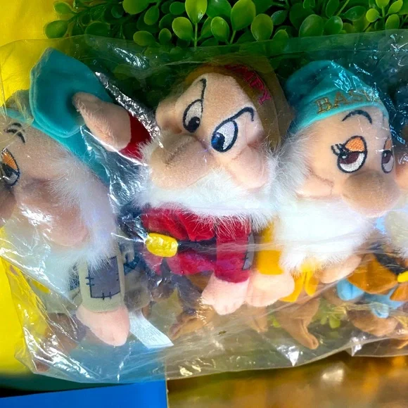 DISNEY EXCLUSIVE NWT 90s SNOW WHITE AND THE SEVEN DWARFS COMPLETE SET OF 10